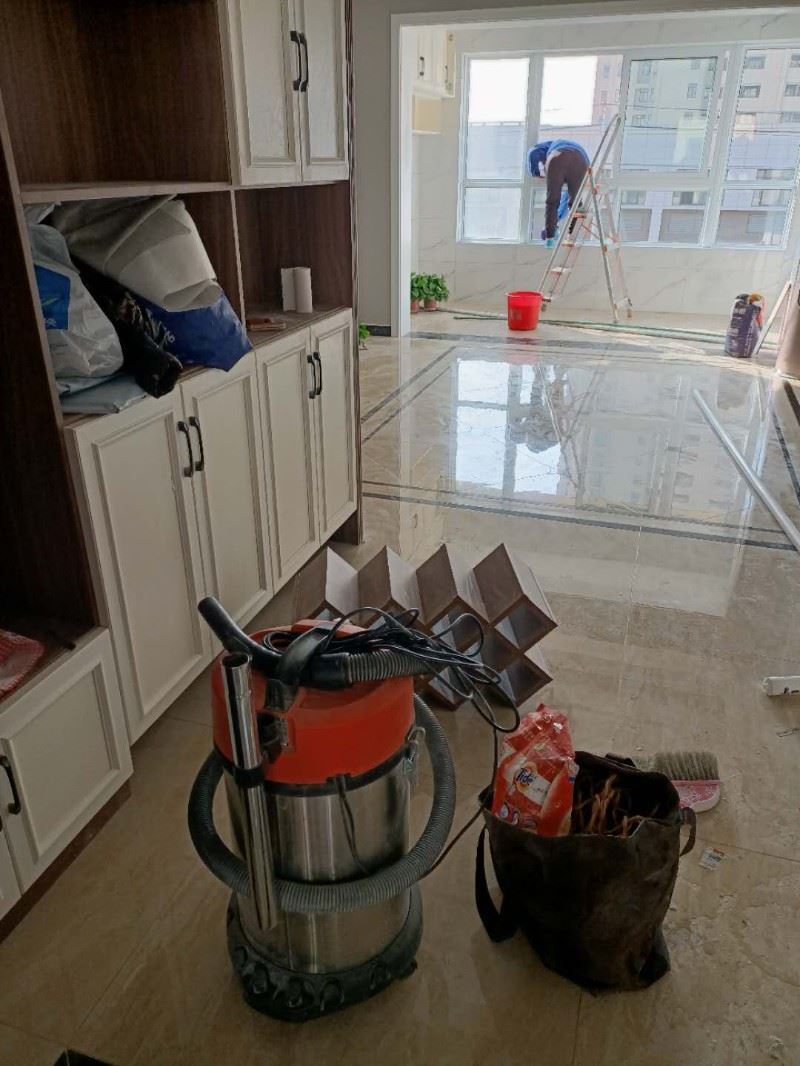 外墙清洗、高空作业施工与开荒保洁:全方位服务,守护您的空间之美